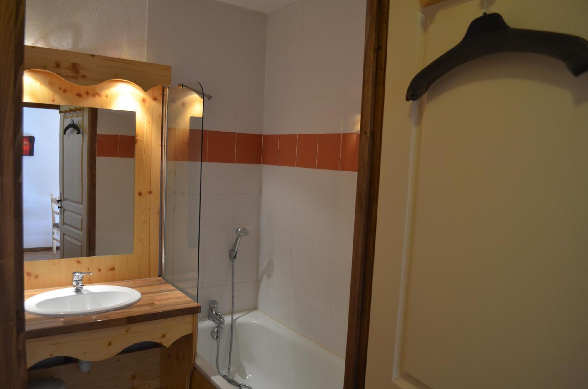 Appartements 3 Vallees, Piscine Et Sauna Orelle Ngoại thất bức ảnh